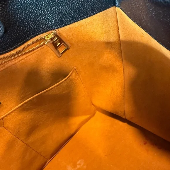 Black Louis Vuitton OnTheGo GM - Picture 7 of 9